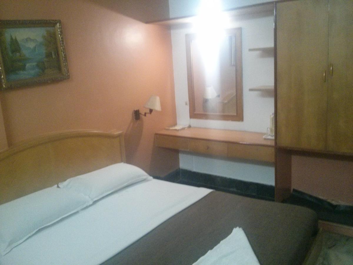 Oyo 5377 Hotel Raaj Bhaavan チェンナイ エクステリア 写真