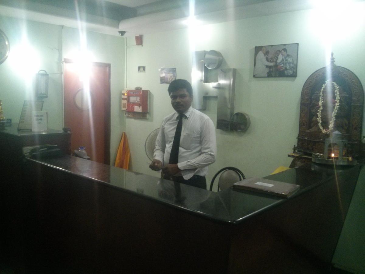 Oyo 5377 Hotel Raaj Bhaavan チェンナイ エクステリア 写真