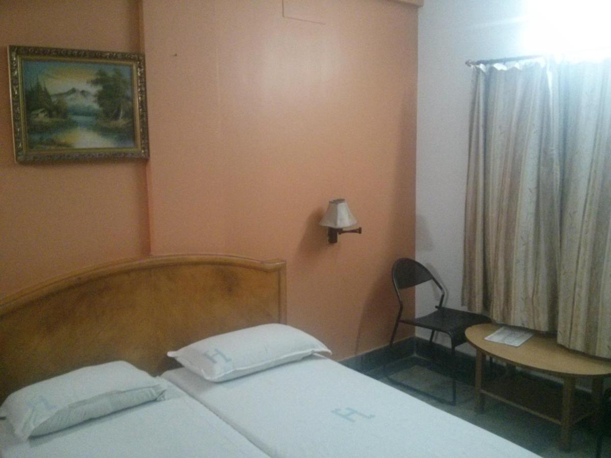 Oyo 5377 Hotel Raaj Bhaavan チェンナイ エクステリア 写真
